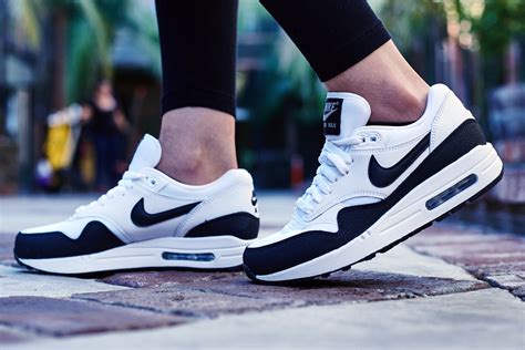 Buy Wmns Air Max 1 Essential 'Black White' 